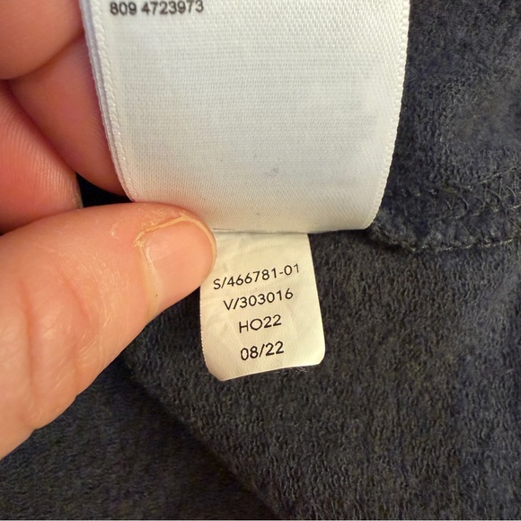 Athleta Clarity V-Neck Sweatshirt in Black Heather - Size Medium - Picture 7 of 9